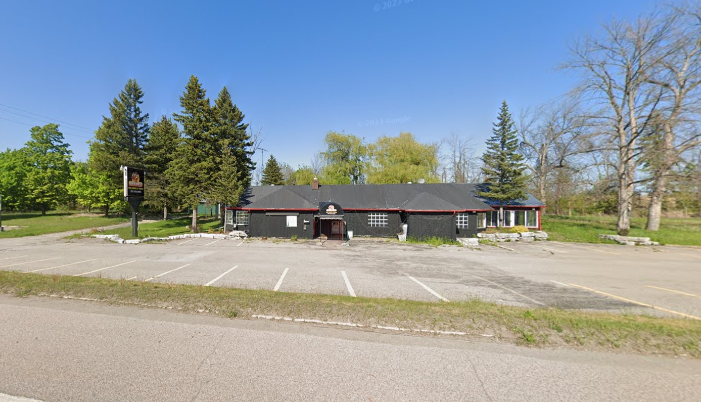 5567 Yonge St, Innisfil, ON for Rent
