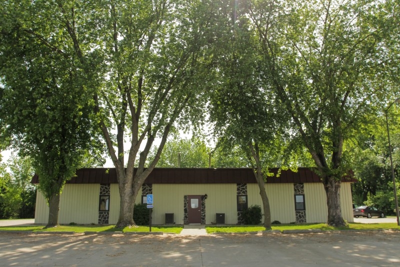 1672 Northwest Blvd, Sibley, IA for Rent