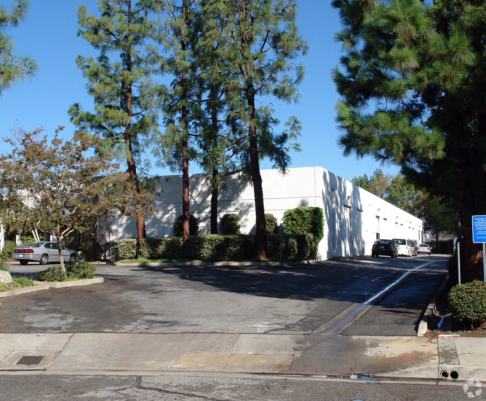 9424 Eton Ave, Chatsworth, CA for Rent