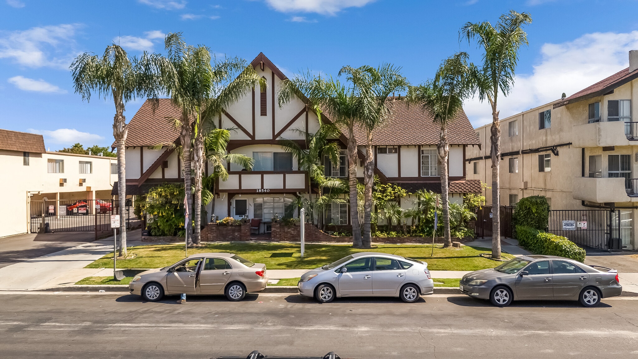 18540 Prairie St, Northridge, CA for Sale