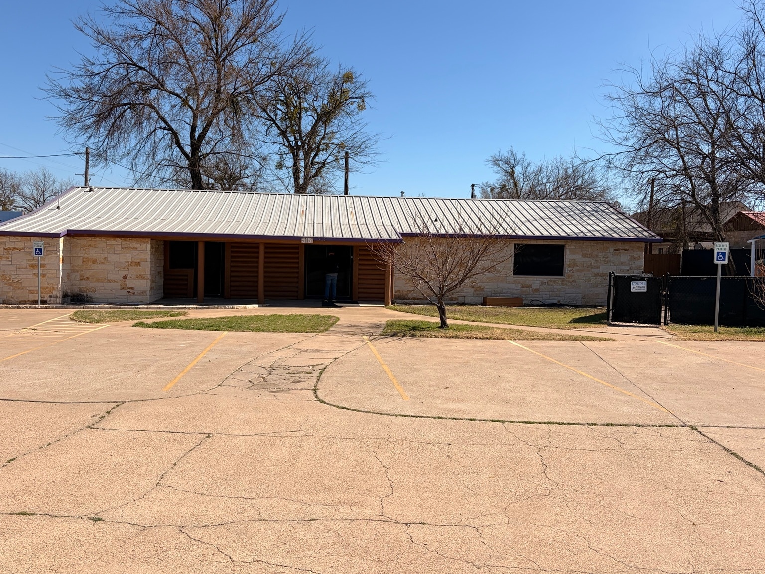 515 W Bridge St, Granbury, TX for Rent