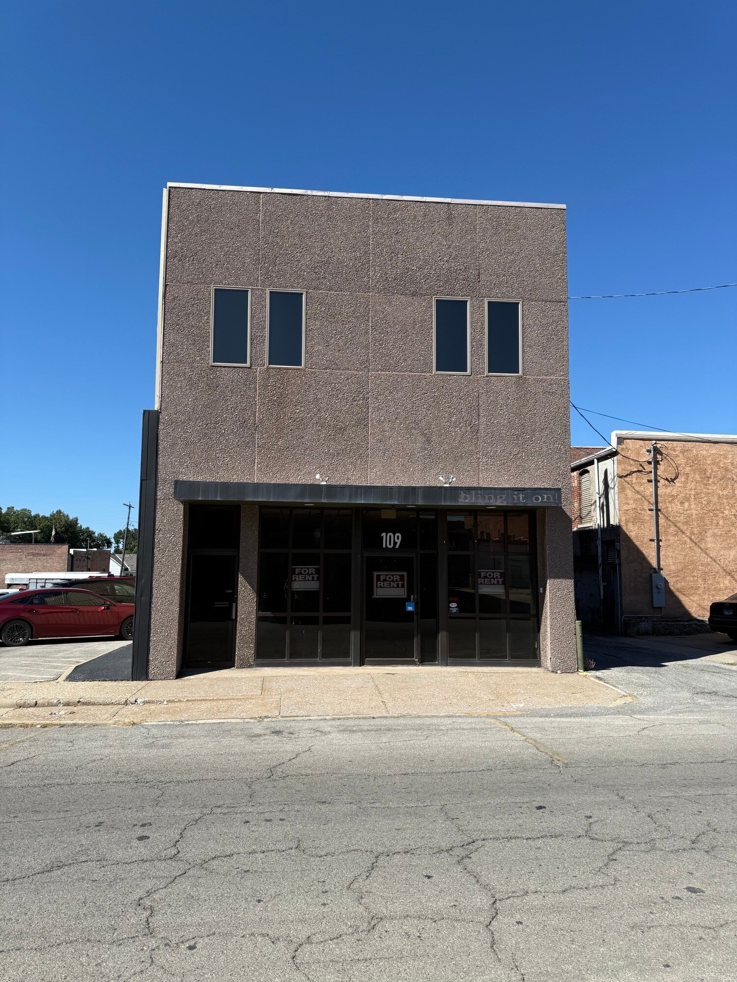 109 W Monroe St, Herrin, IL for Sale