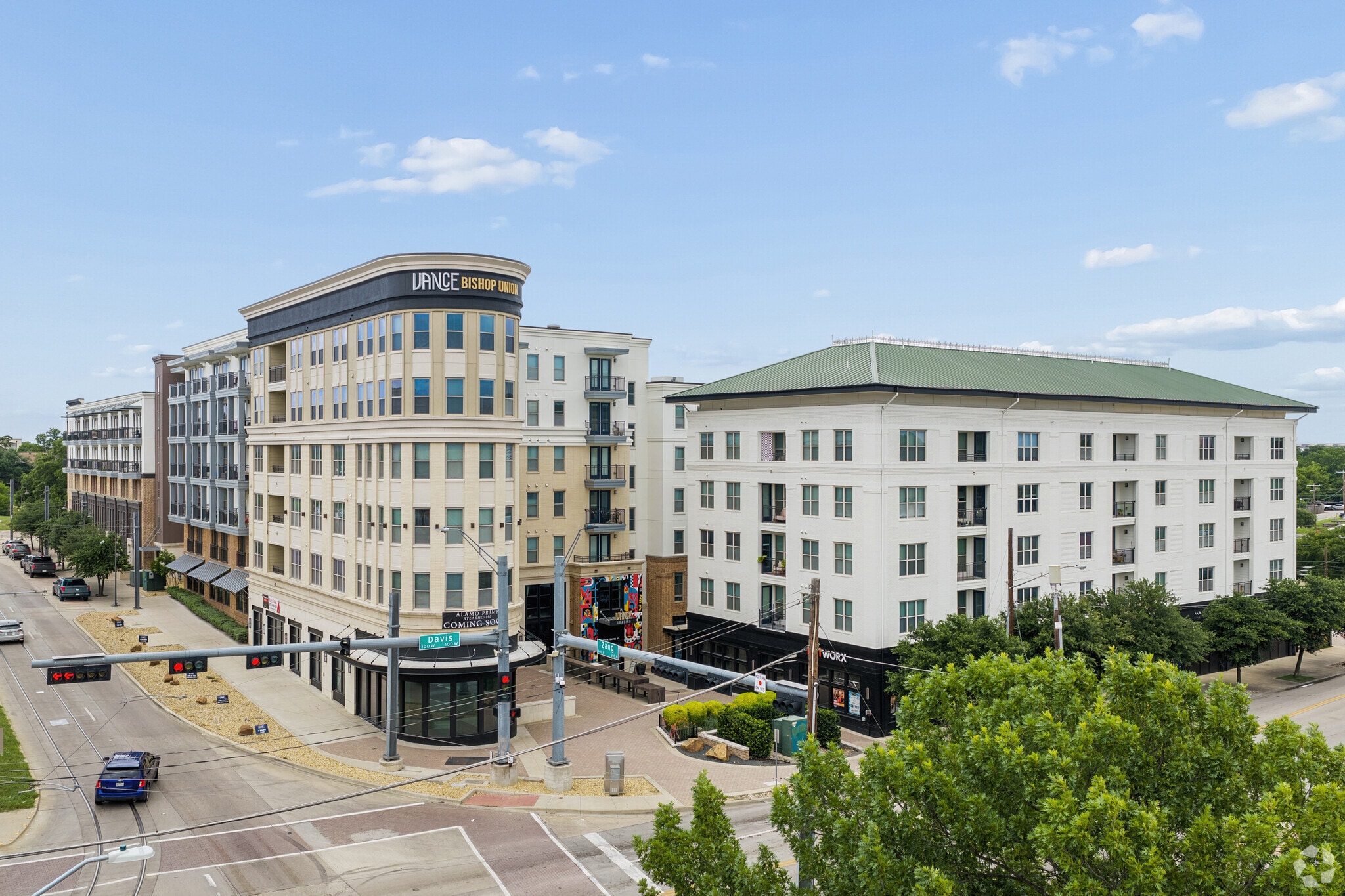 101-111 W Davis St, Dallas, TX for Rent