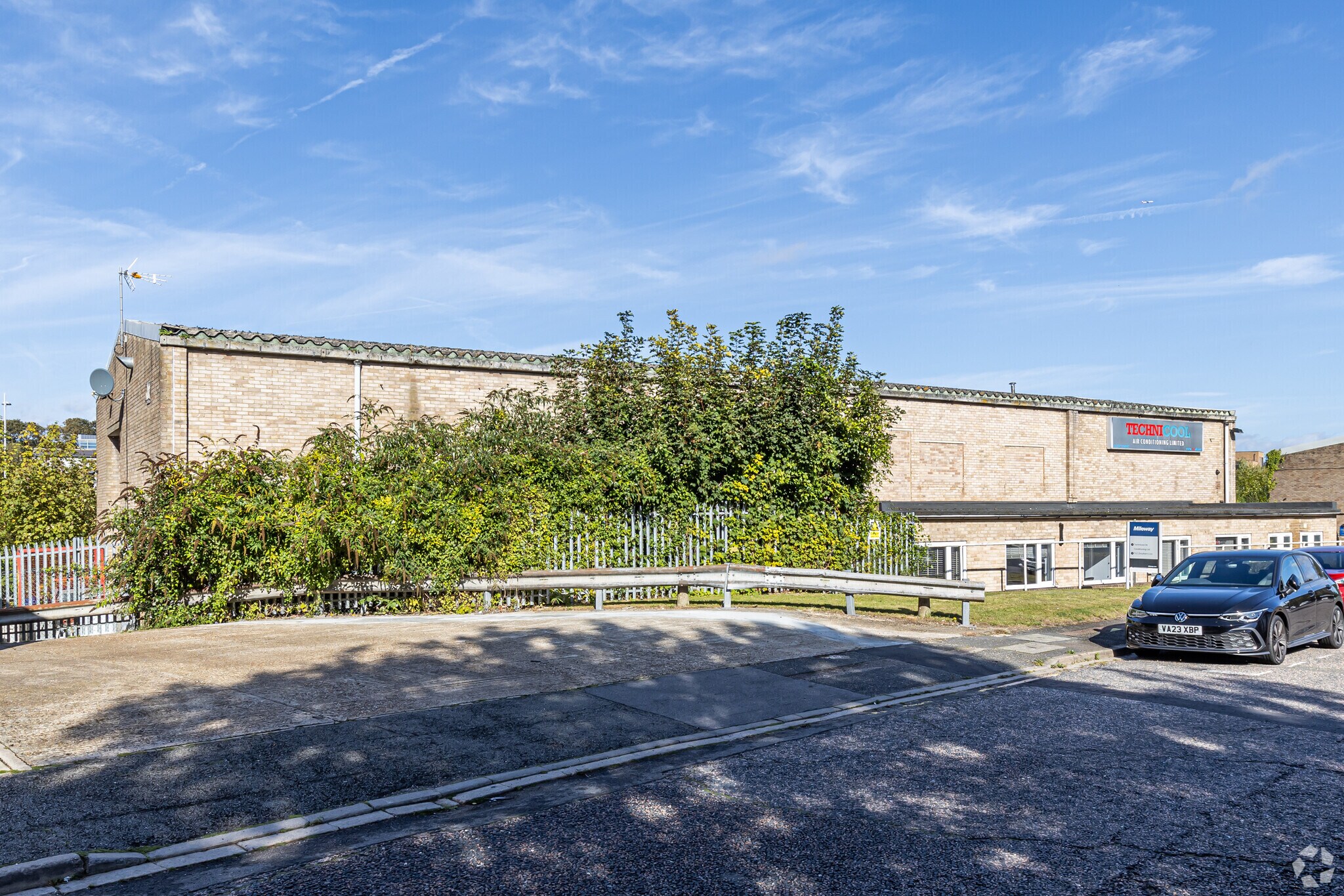 Redlands, Coulsdon, LND for Rent