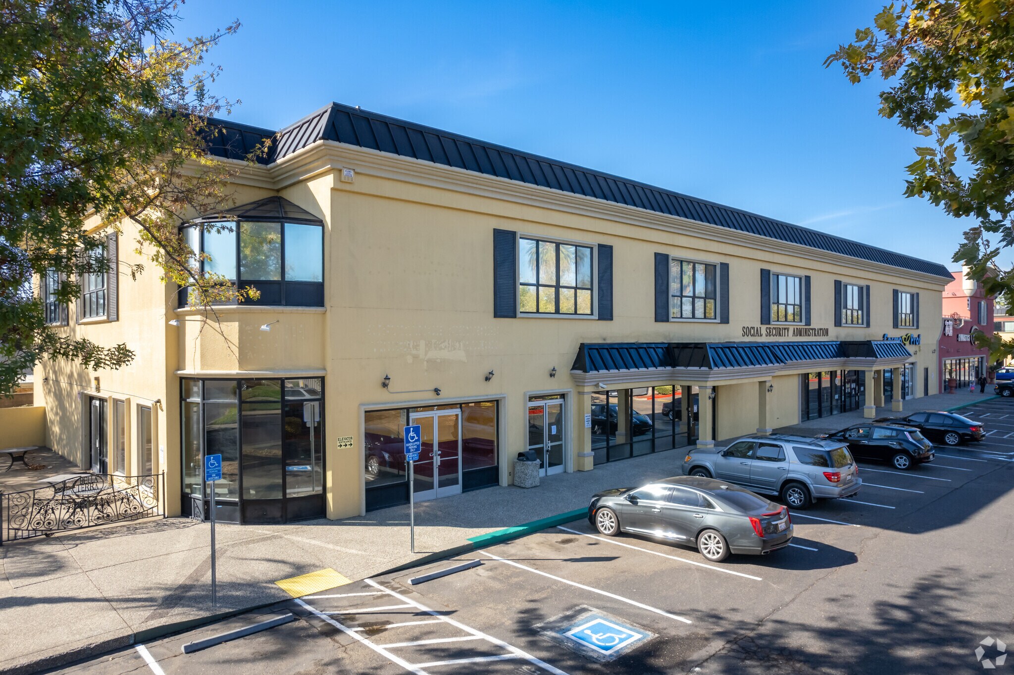 1110 W Kettleman Ln Lodi, CA 95240 Shopping Center Property for Lease