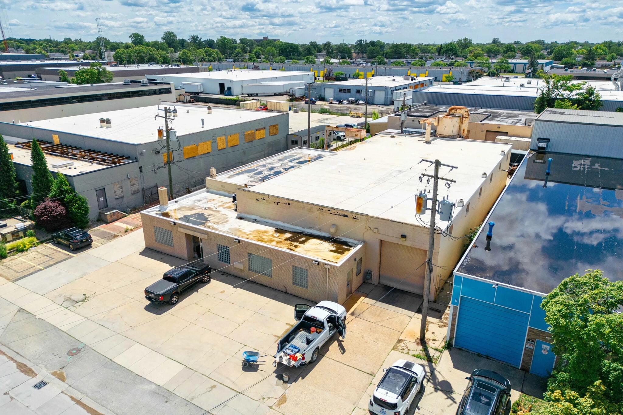 10709 Capital St, Oak Park, MI for Sale