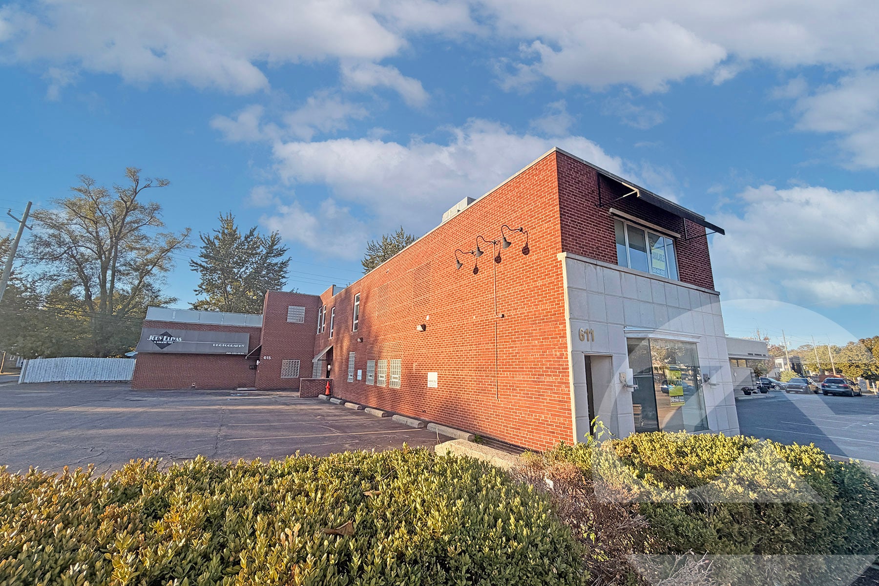 611-615 W 9 Mile Rd, Ferndale, MI for Rent