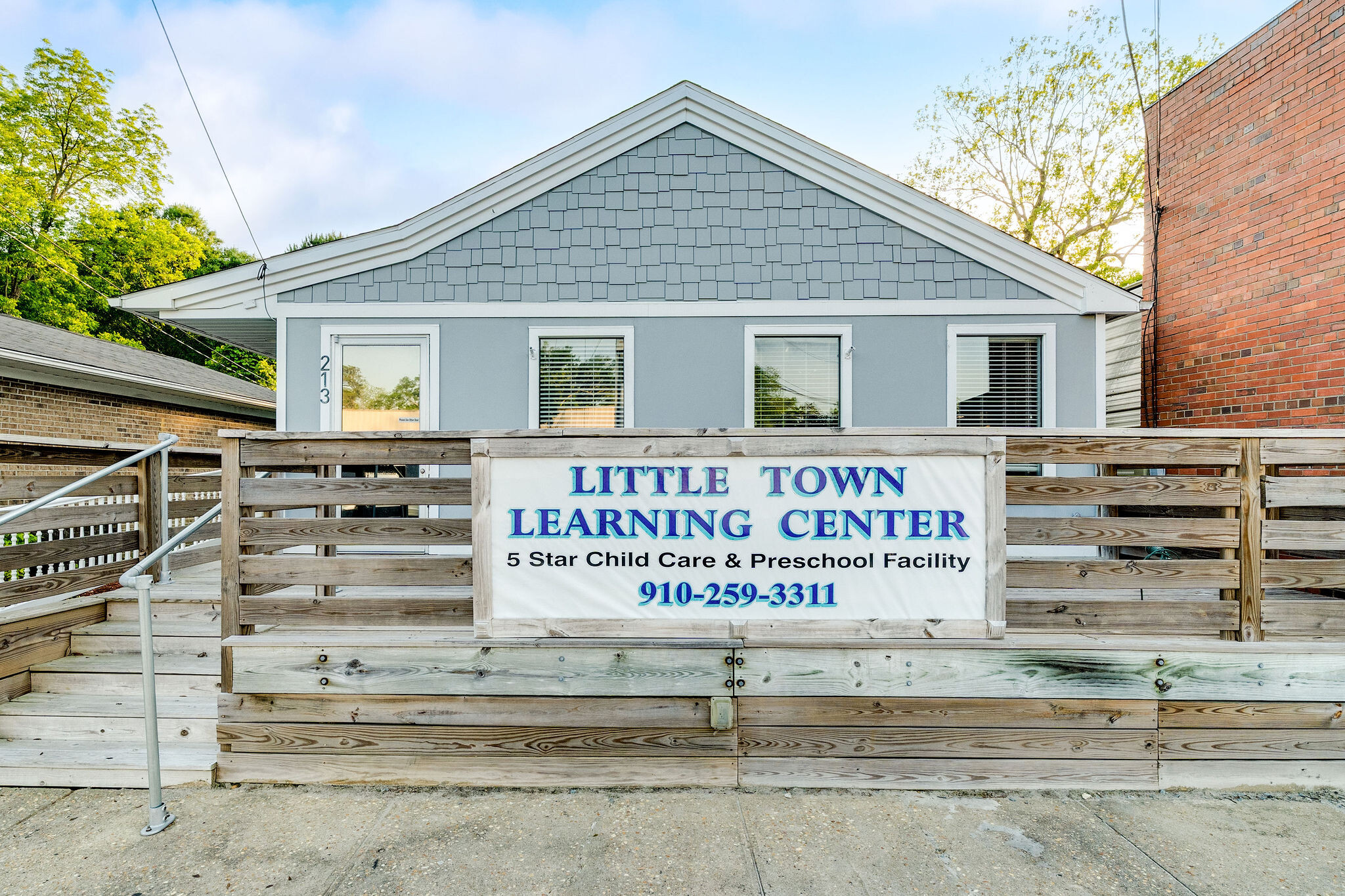 213 S Wright St, Burgaw, NC for Sale