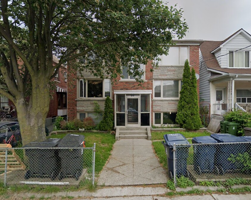 50 Amherst Av, Toronto, ON for Sale