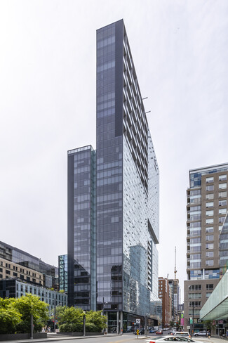 Montréal, QC Retail - 385 Viger Avenue W Humaniti
