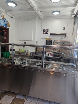 Bronx, NY Retail - 700 Courtlandt avenue