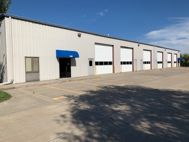 5300 N 57th St, Lincoln, NE for Rent