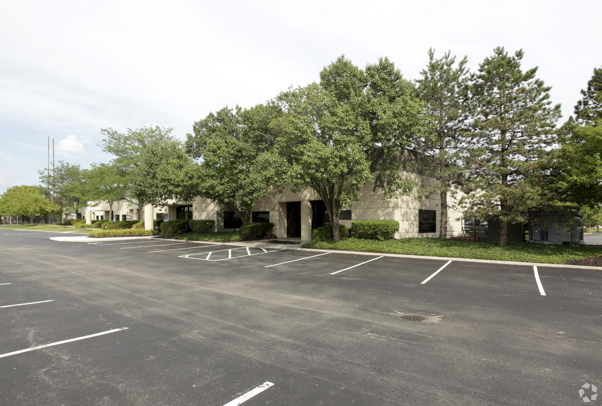 2335-2361 Westbrooke Dr, Columbus, OH for Rent