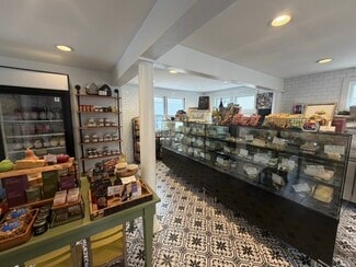 Warren, RI Retail - 279 Water St