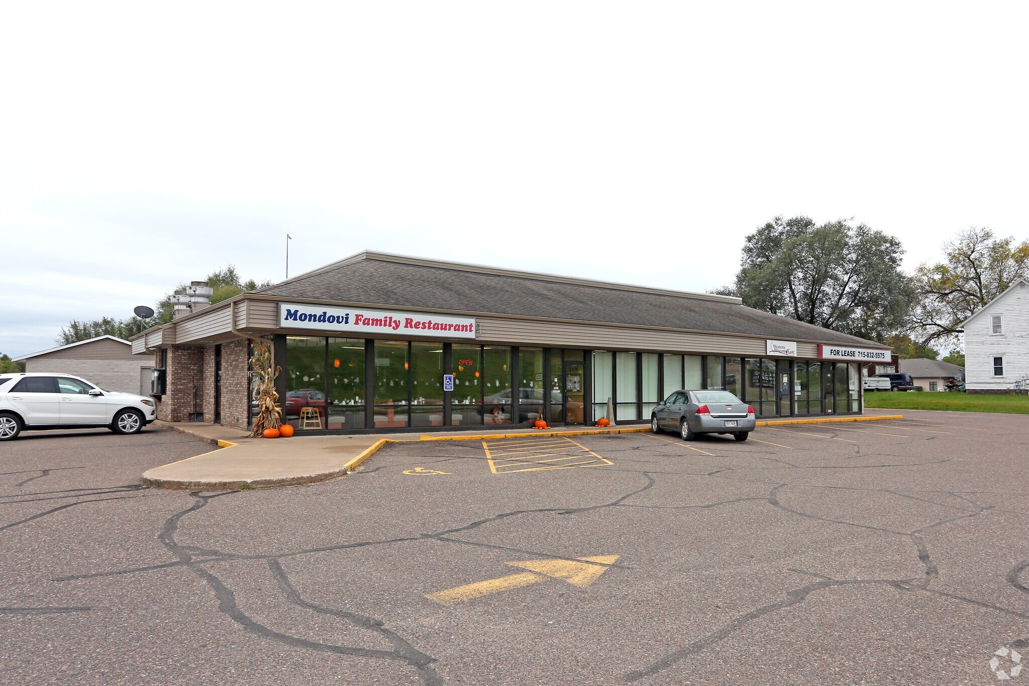 697 E Main St, Mondovi, WI for Rent