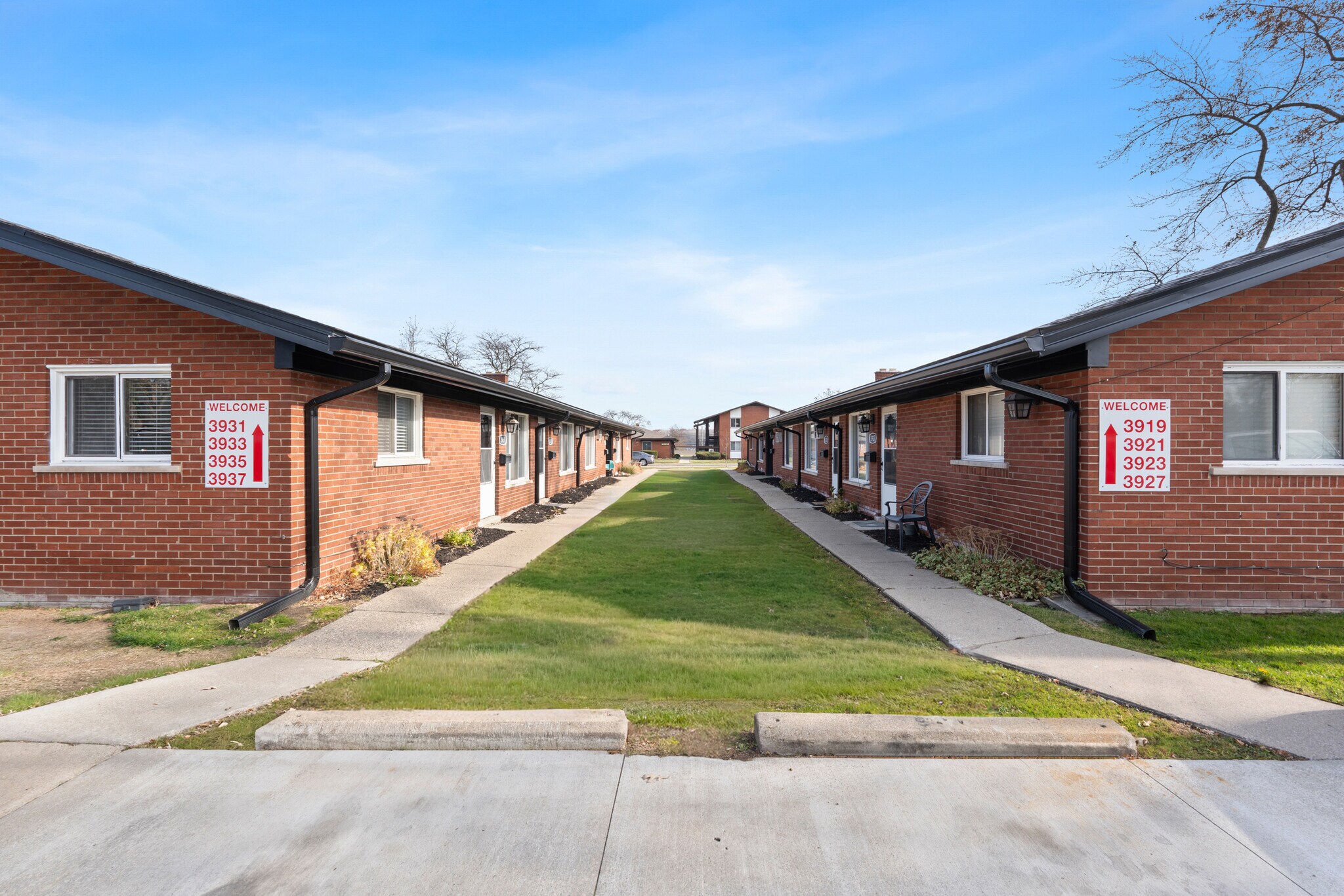 3915 Devon Rd, Royal Oak, MI for Sale