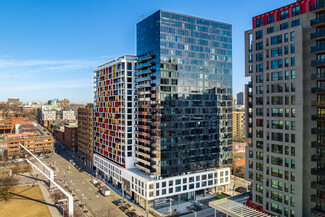 Montréal, QC Retail - 1 Boul de Maisonneuve O