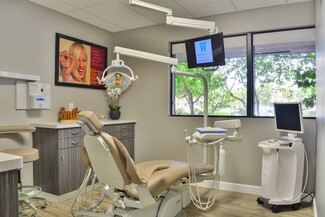 Thousand Oaks, CA Office/Medical - 430 E Avenida de los Arboles