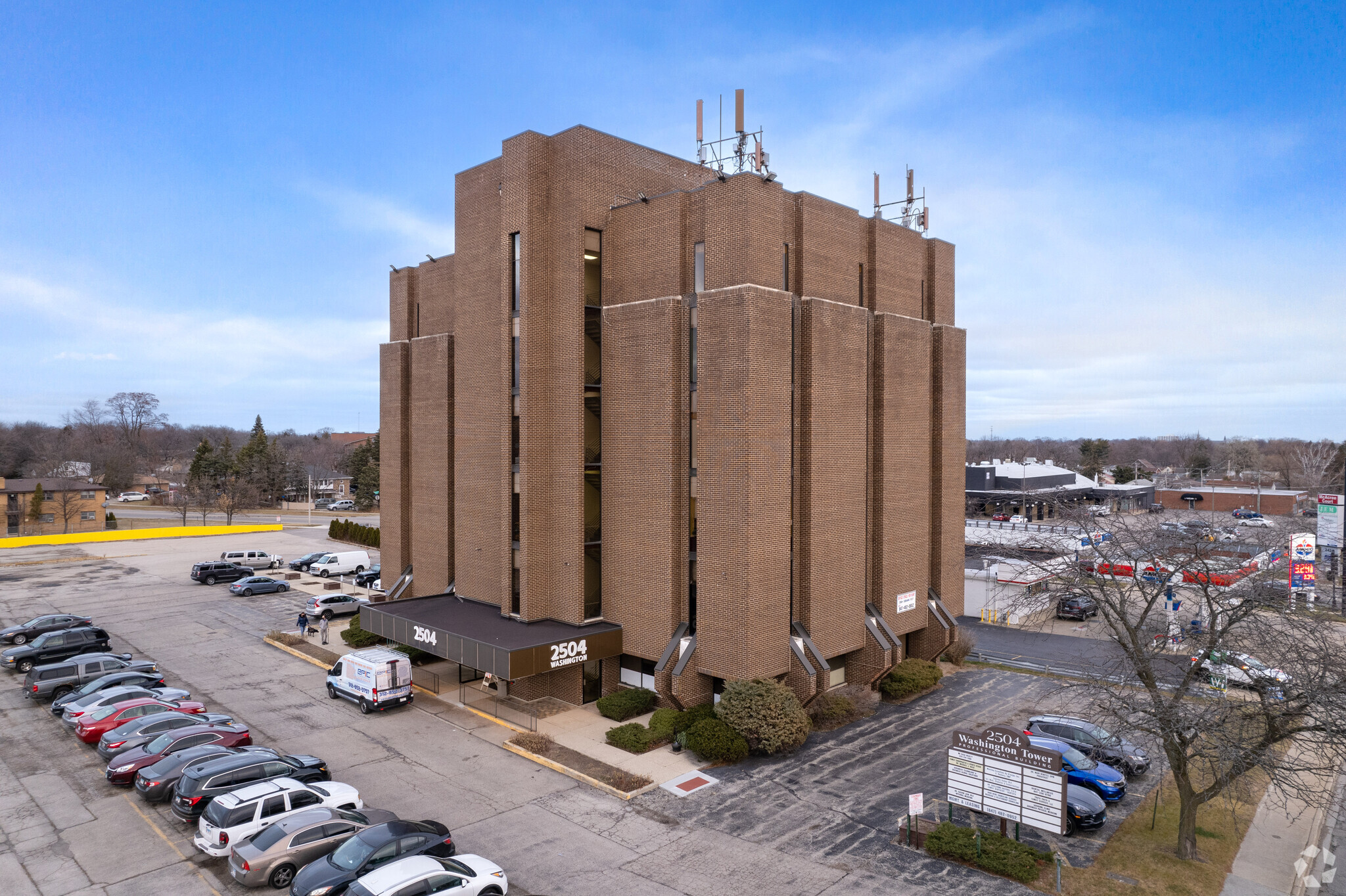 2504 Washington St, Waukegan, IL for Sale