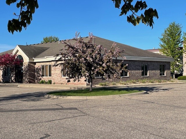 1885 NW Station Parkway, Andover, MN for Rent