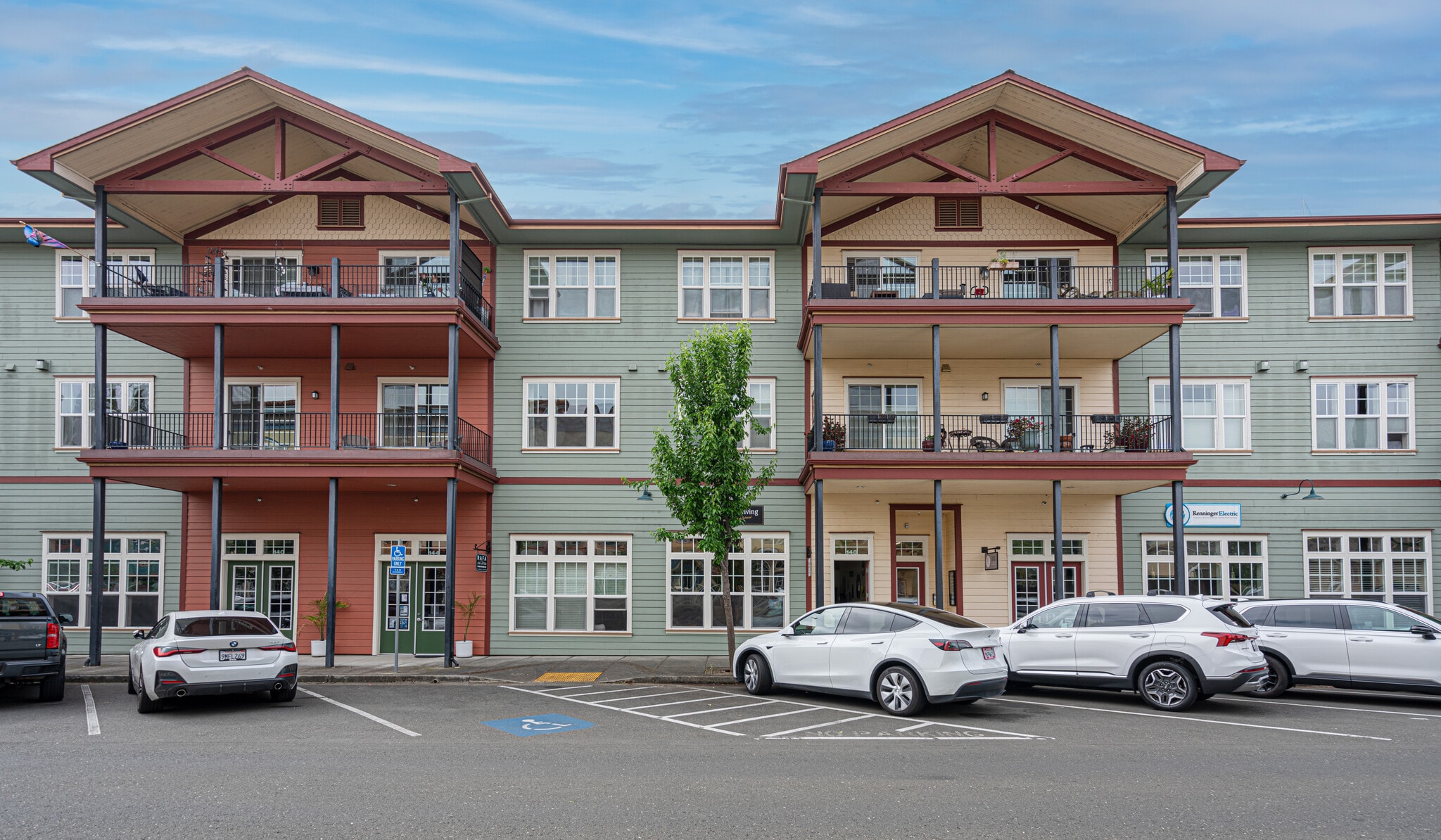 148 Johnson St, Windsor, CA for Sale