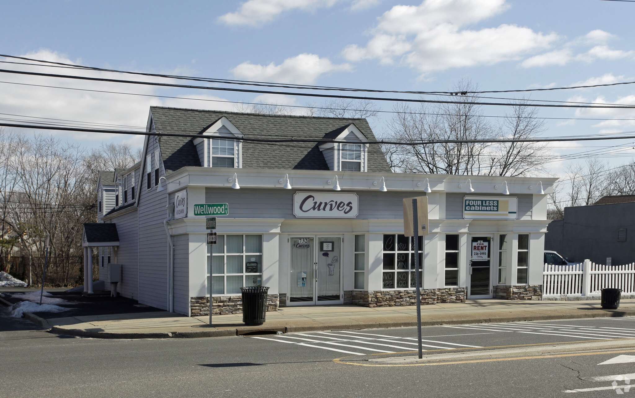 732 N Wellwood Ave, Lindenhurst, NY for Rent