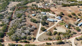 Center Point, TX Flex - 165 Mari B Dr E