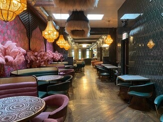 Chicago, IL Retail - 311 W Chicago Ave