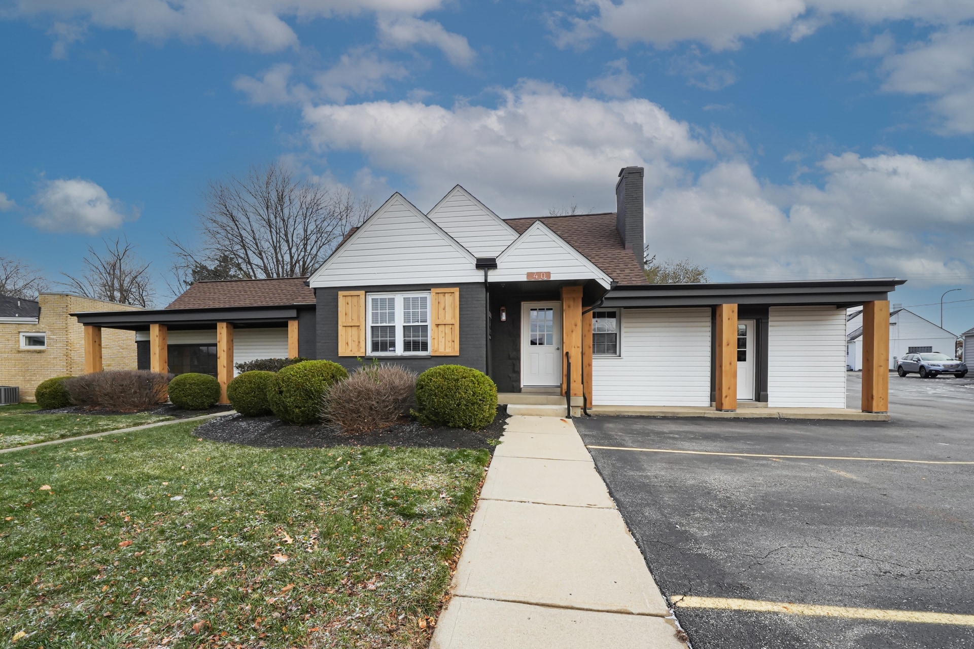 40 Southmoor Cir NE, Kettering, OH for Sale