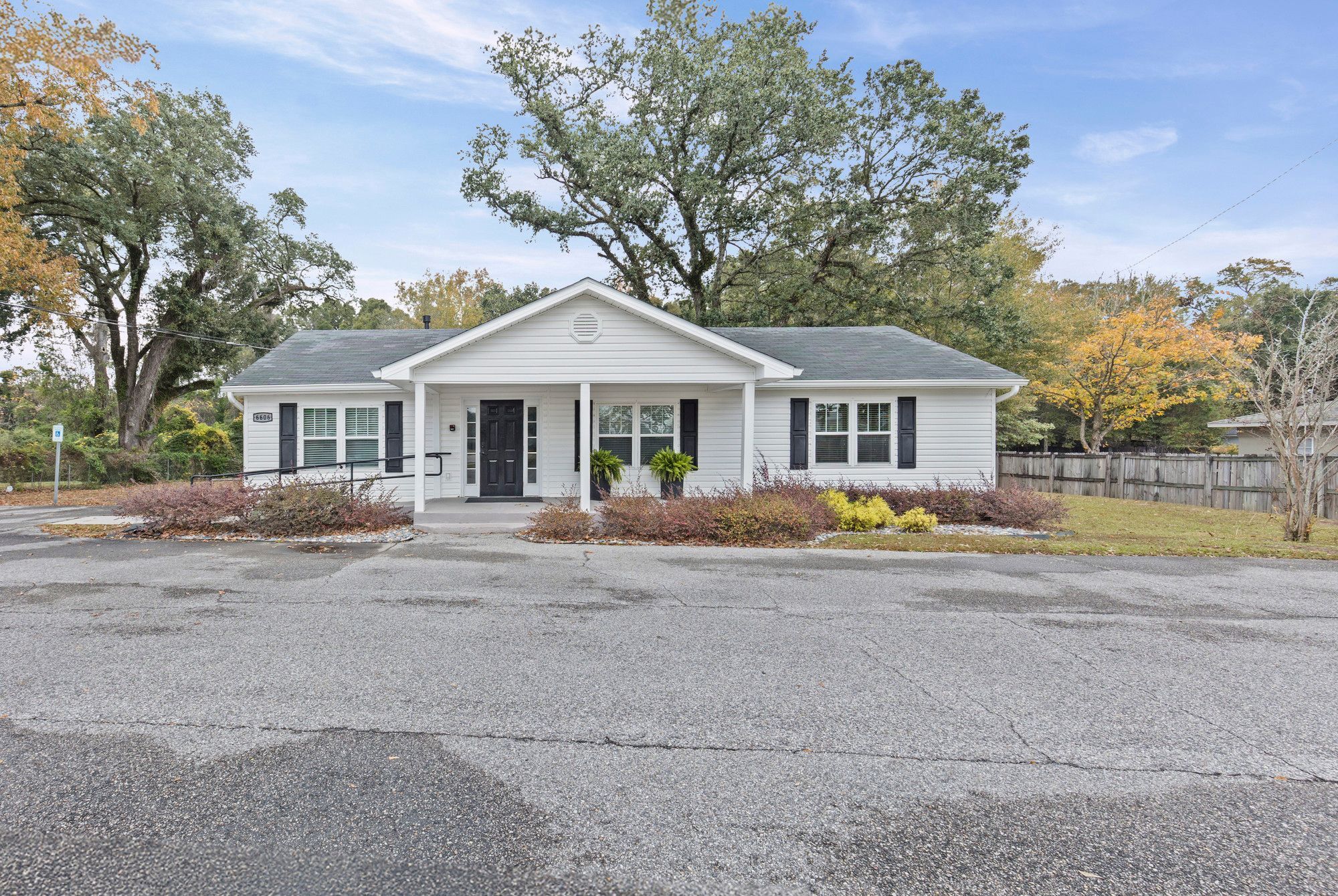 6606 Old Shell Rd, Mobile, AL for Sale