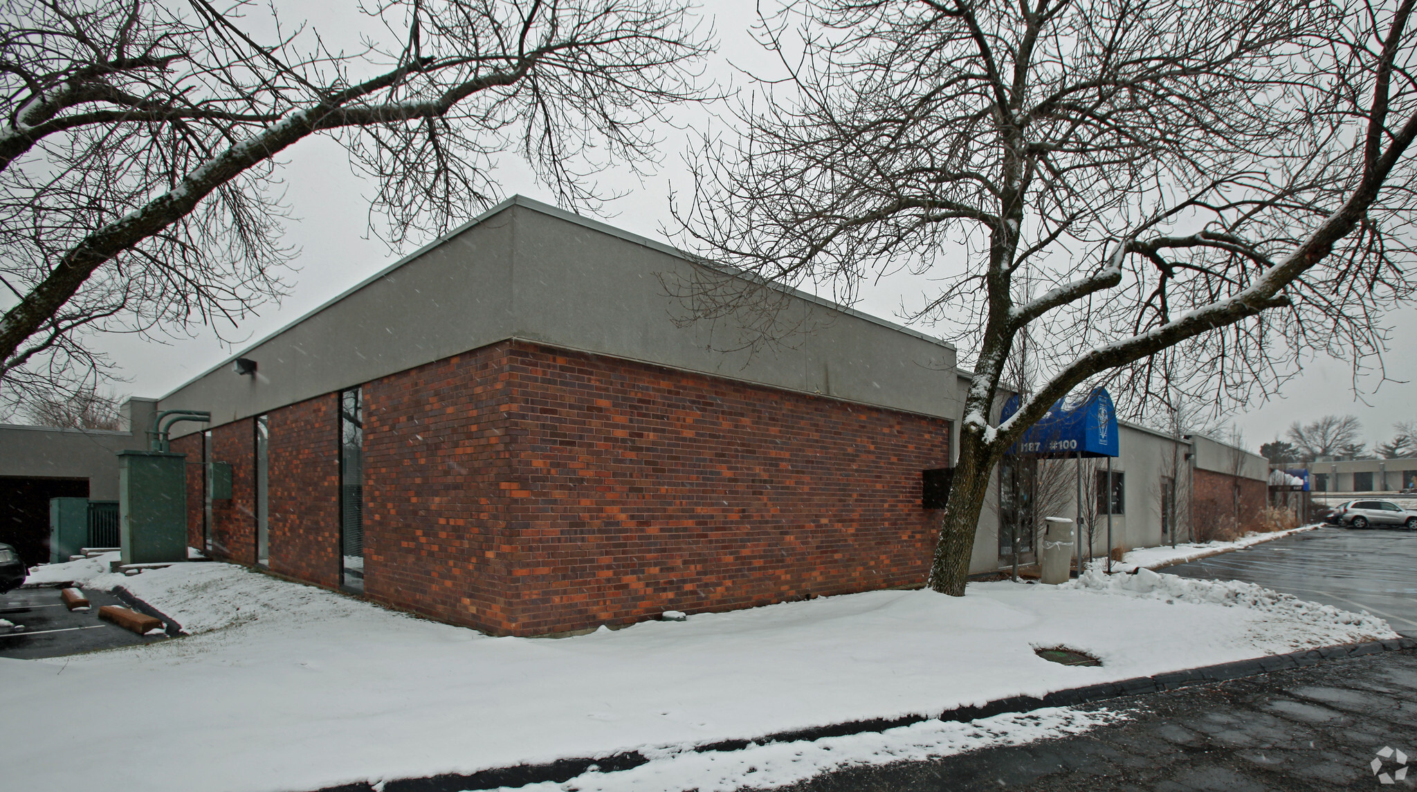 1187 Corporate Lake Dr, Creve Coeur, MO for Sale