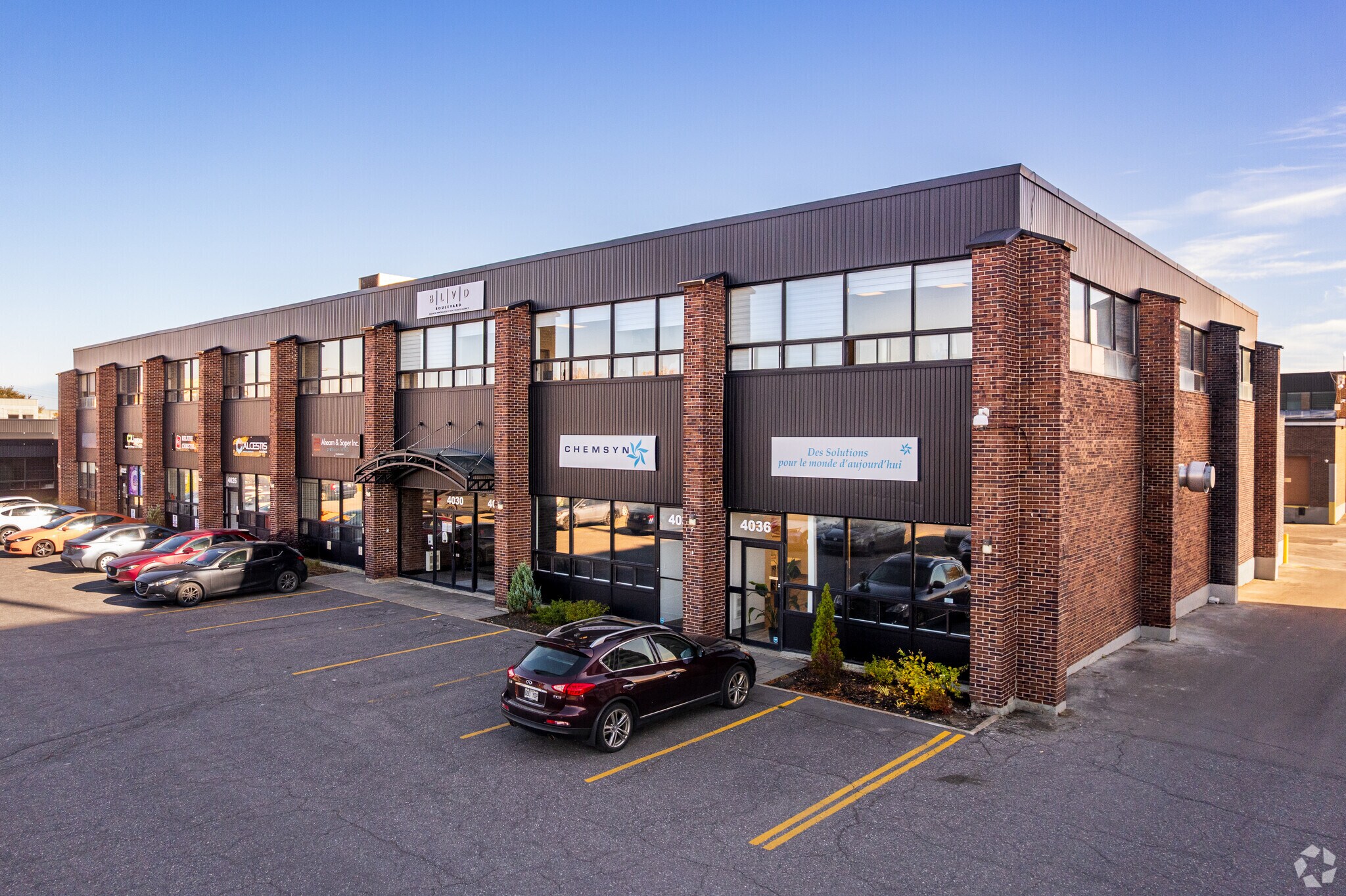 4000-4036 Boul De La Côte-Vertu, Montréal, QC for Rent