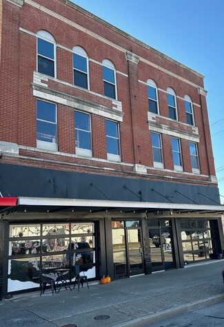 Henderson, KY Storefront Retail/Residential - 120 N Elm St