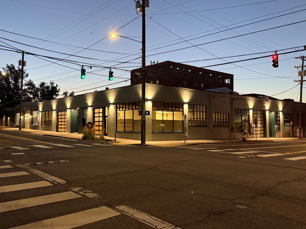 633 SE Clay St, Portland, OR for Rent