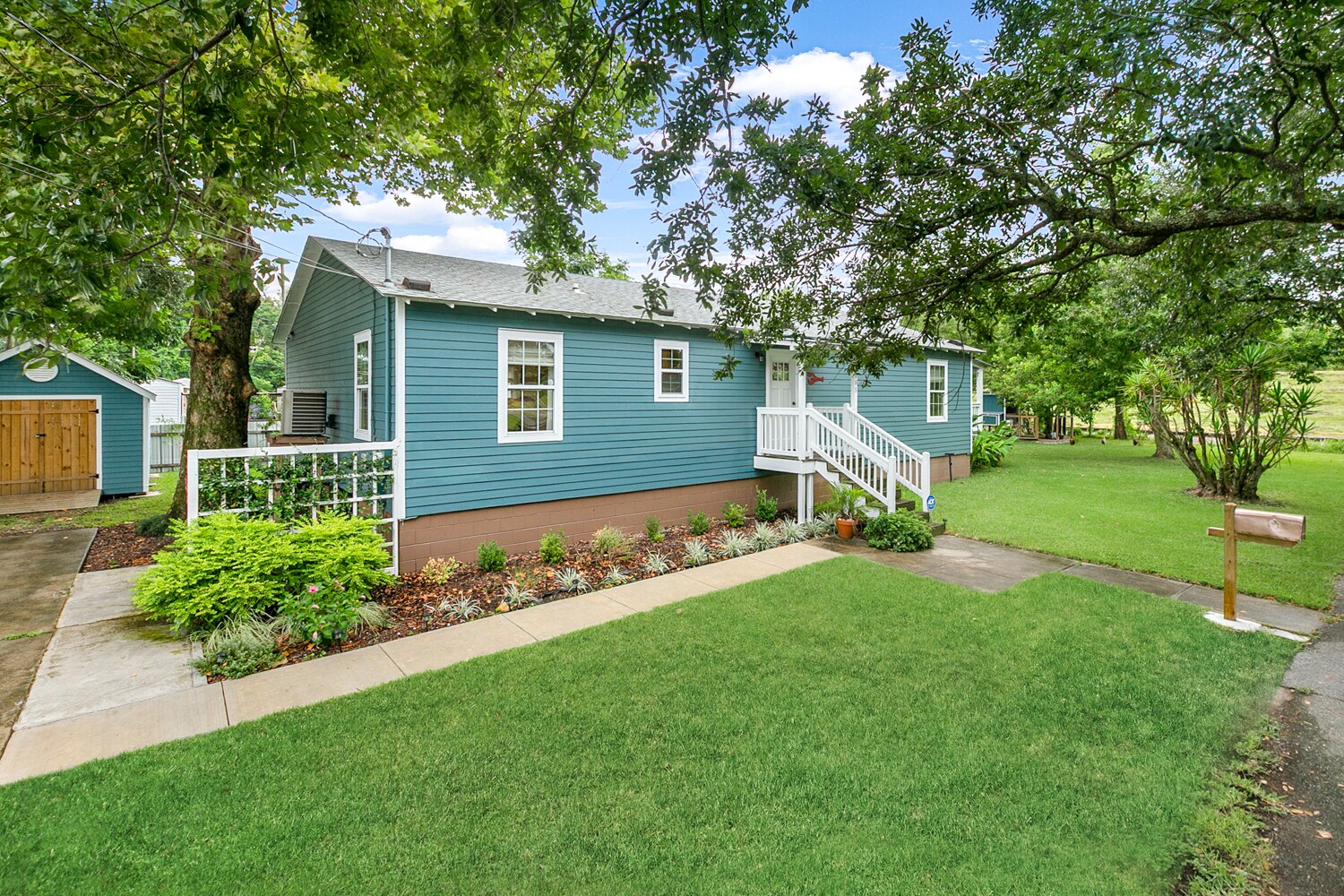 1905 Tino Ln, Violet, LA for Sale