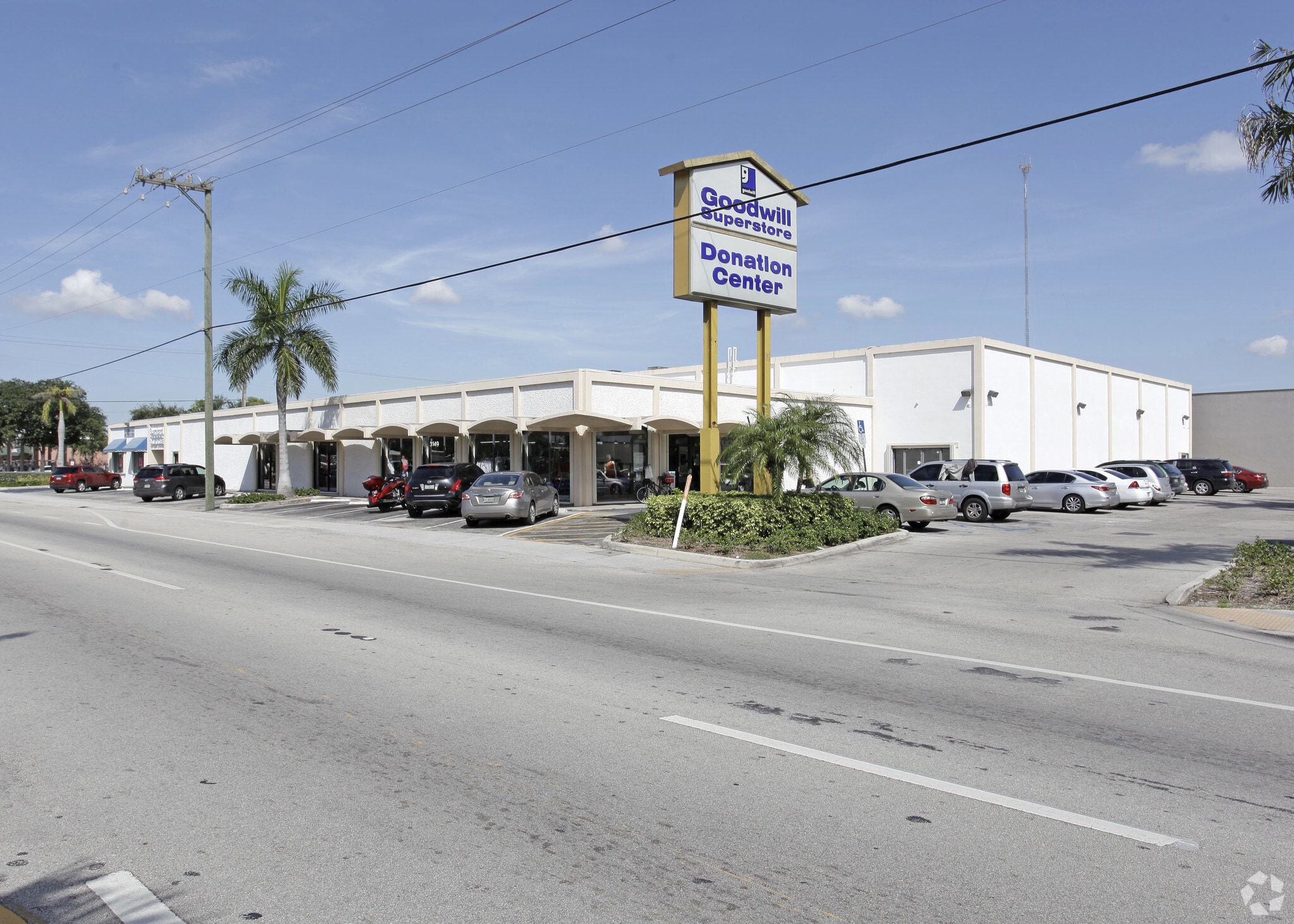 3149 W Hallandale Beach Blvd, Hallandale, FL for Rent