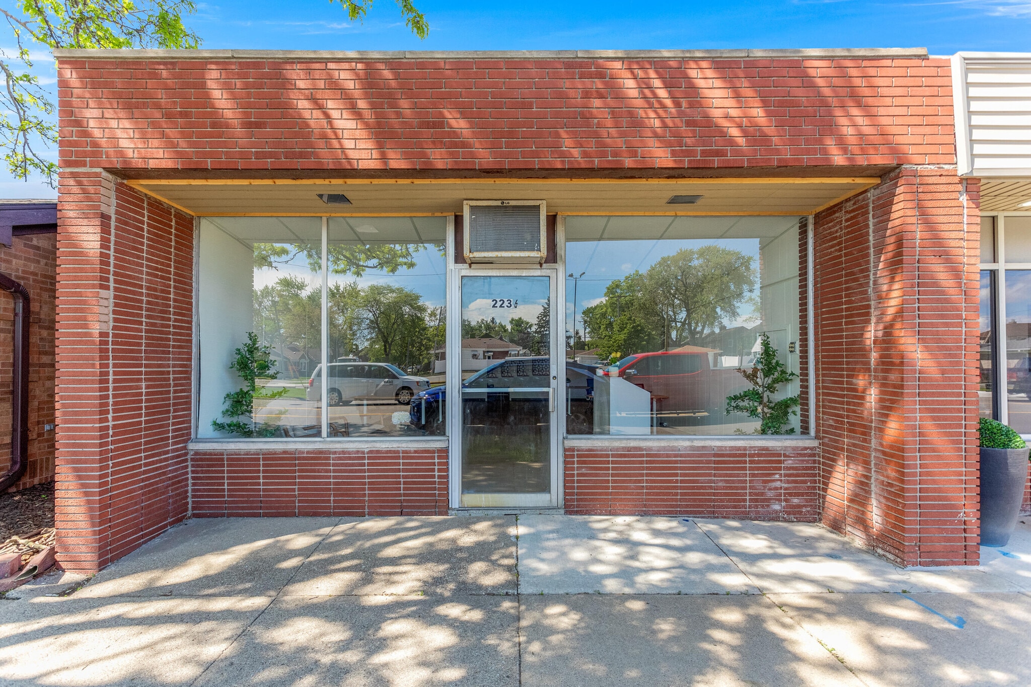 2236 Ford Ave, Wyandotte, MI for Sale