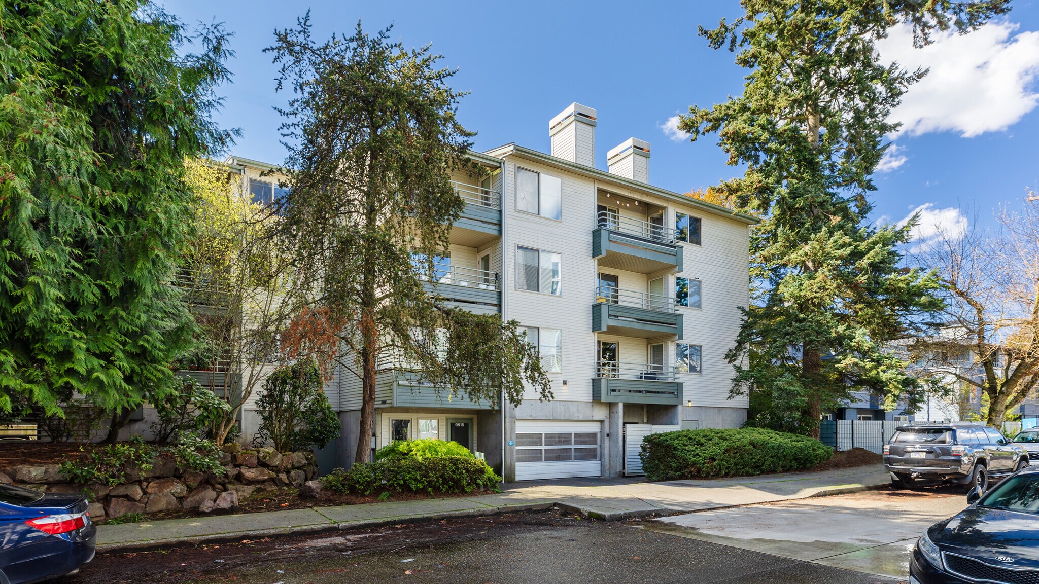 9515 Interlake Ave, Seattle, WA for Sale