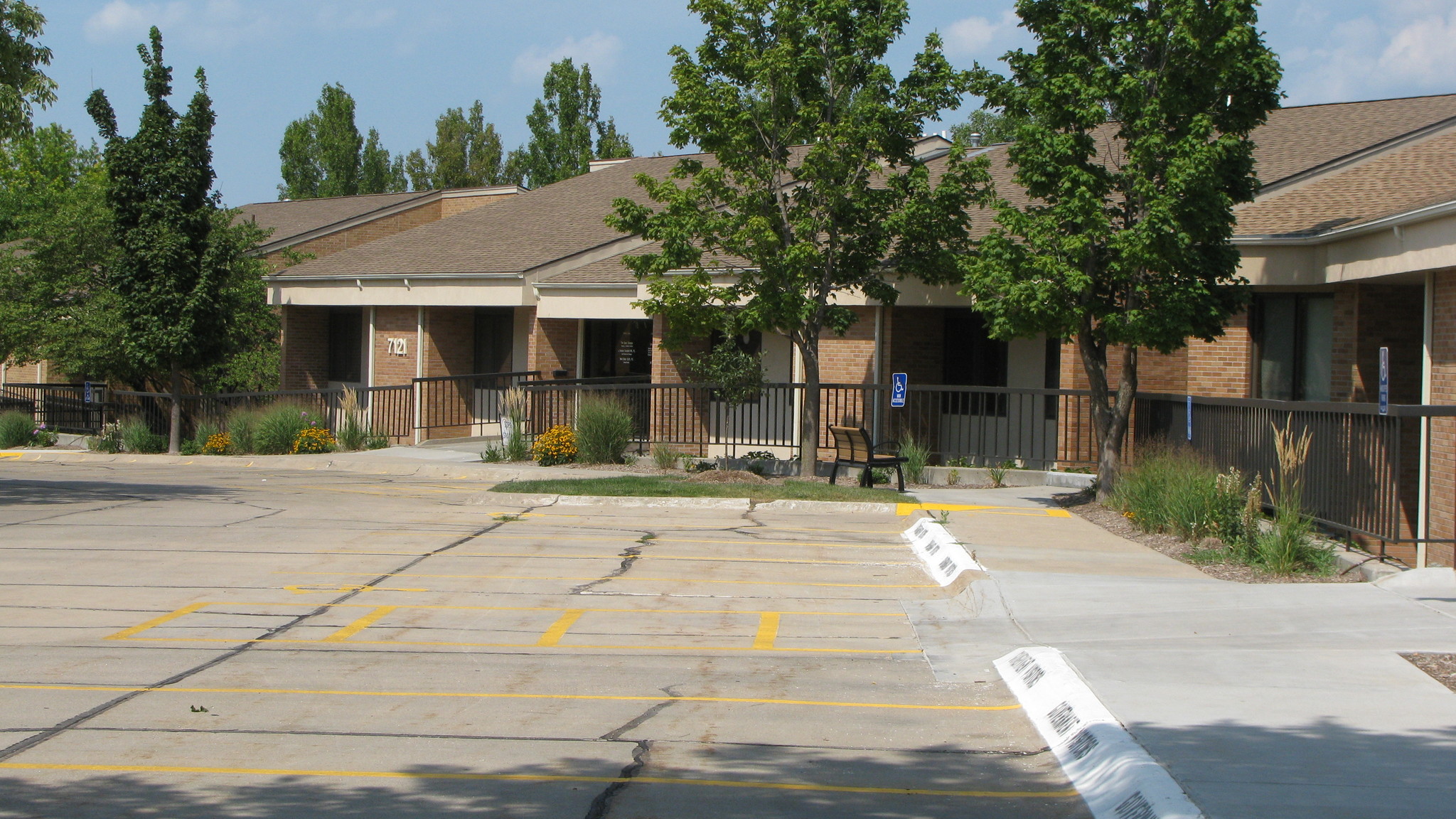 7121 A St, Lincoln, NE for Rent