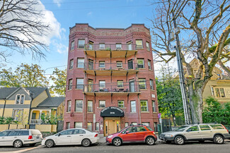 Portland, OR Apartments - 2018 NW Everett St