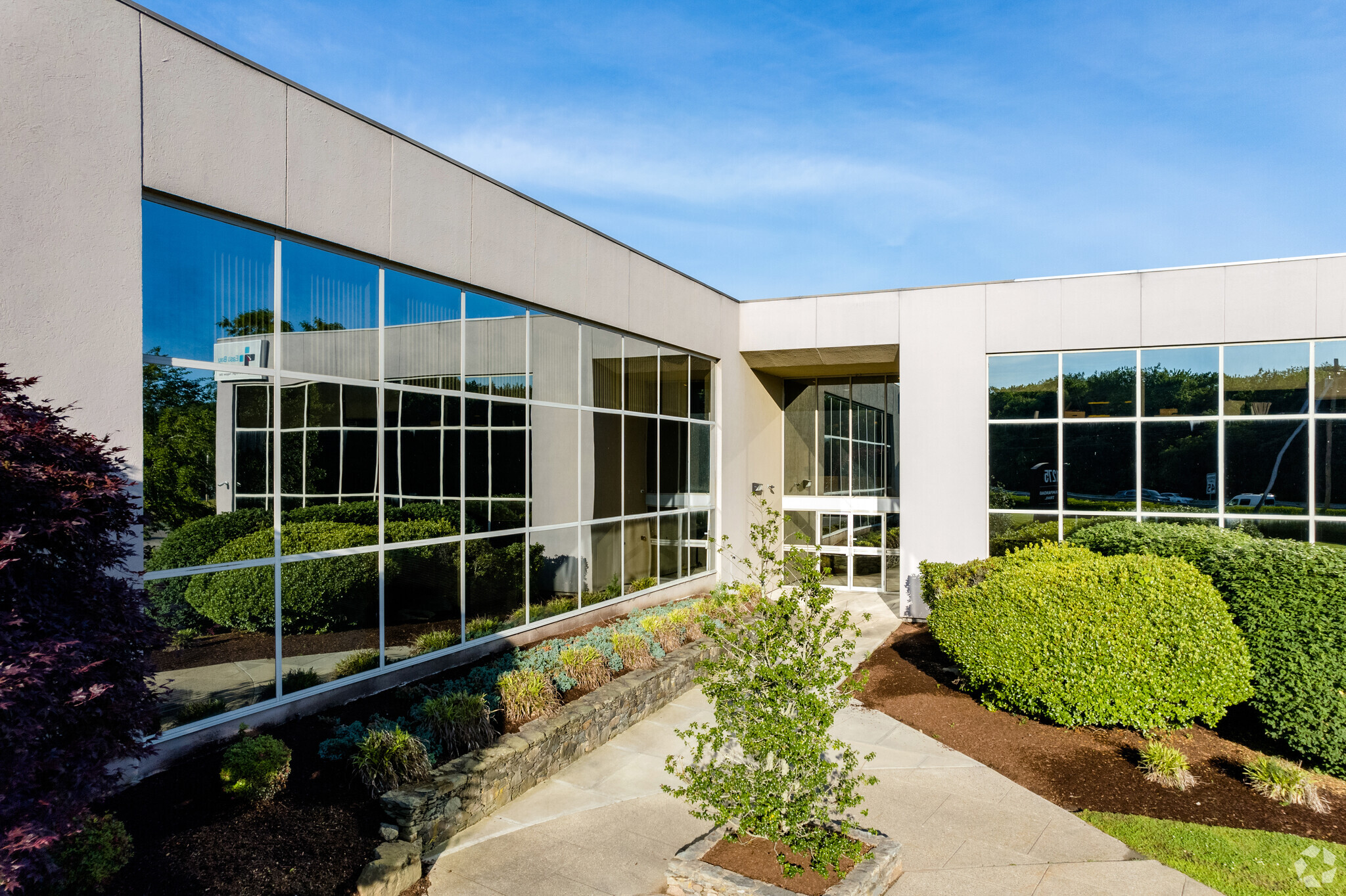 1275 Wampanoag Trl, East Providence, RI for Rent