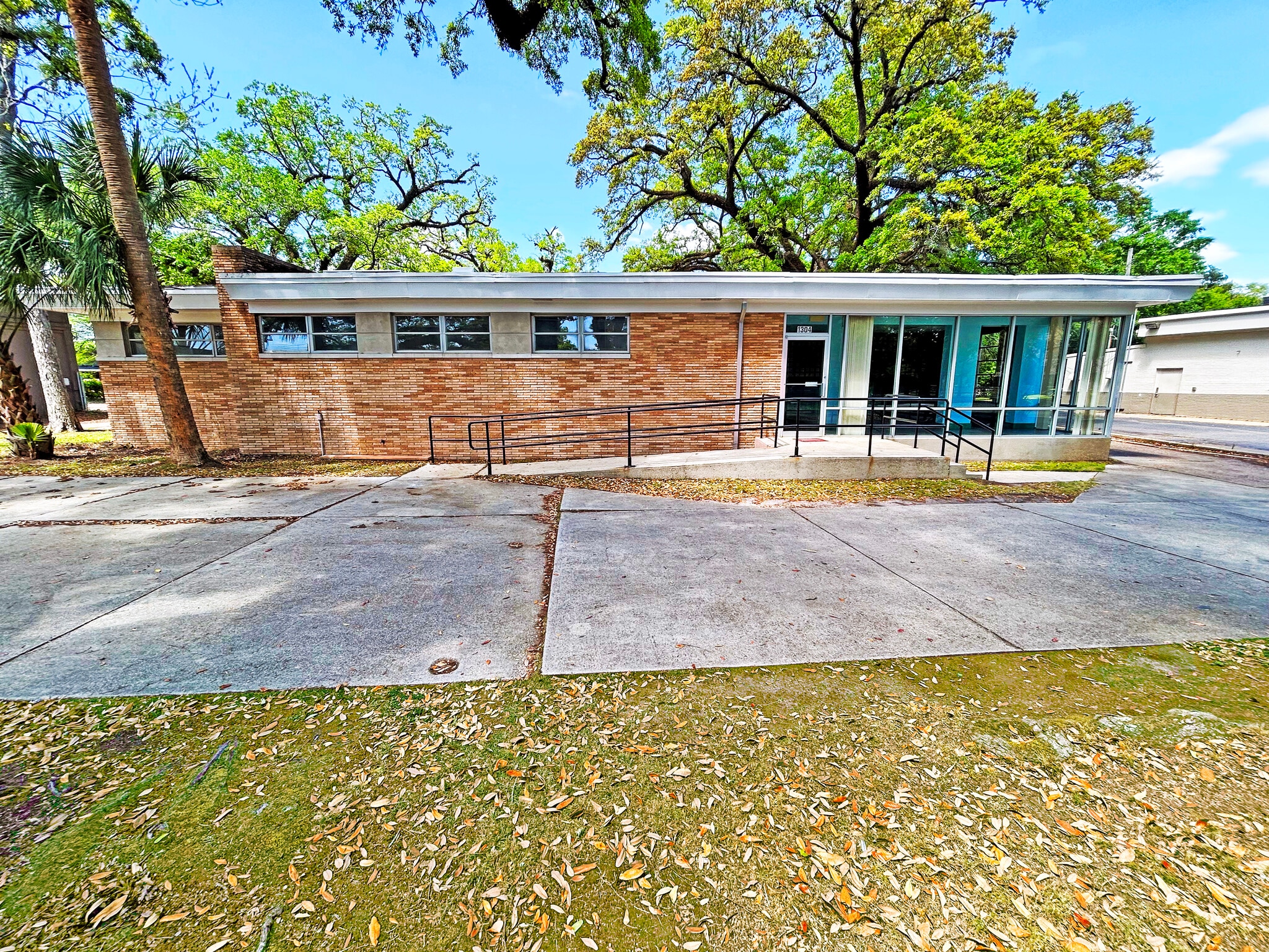 1304 Government St, Mobile, AL for Sale