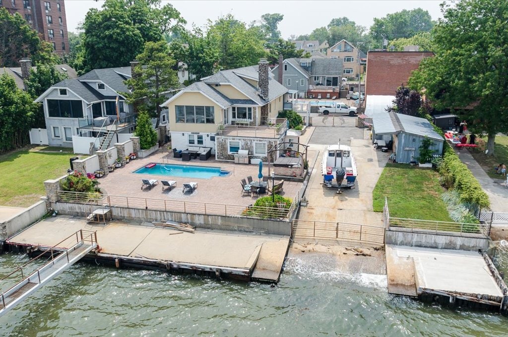 720 Clarence Ave, Bronx, NY for Sale