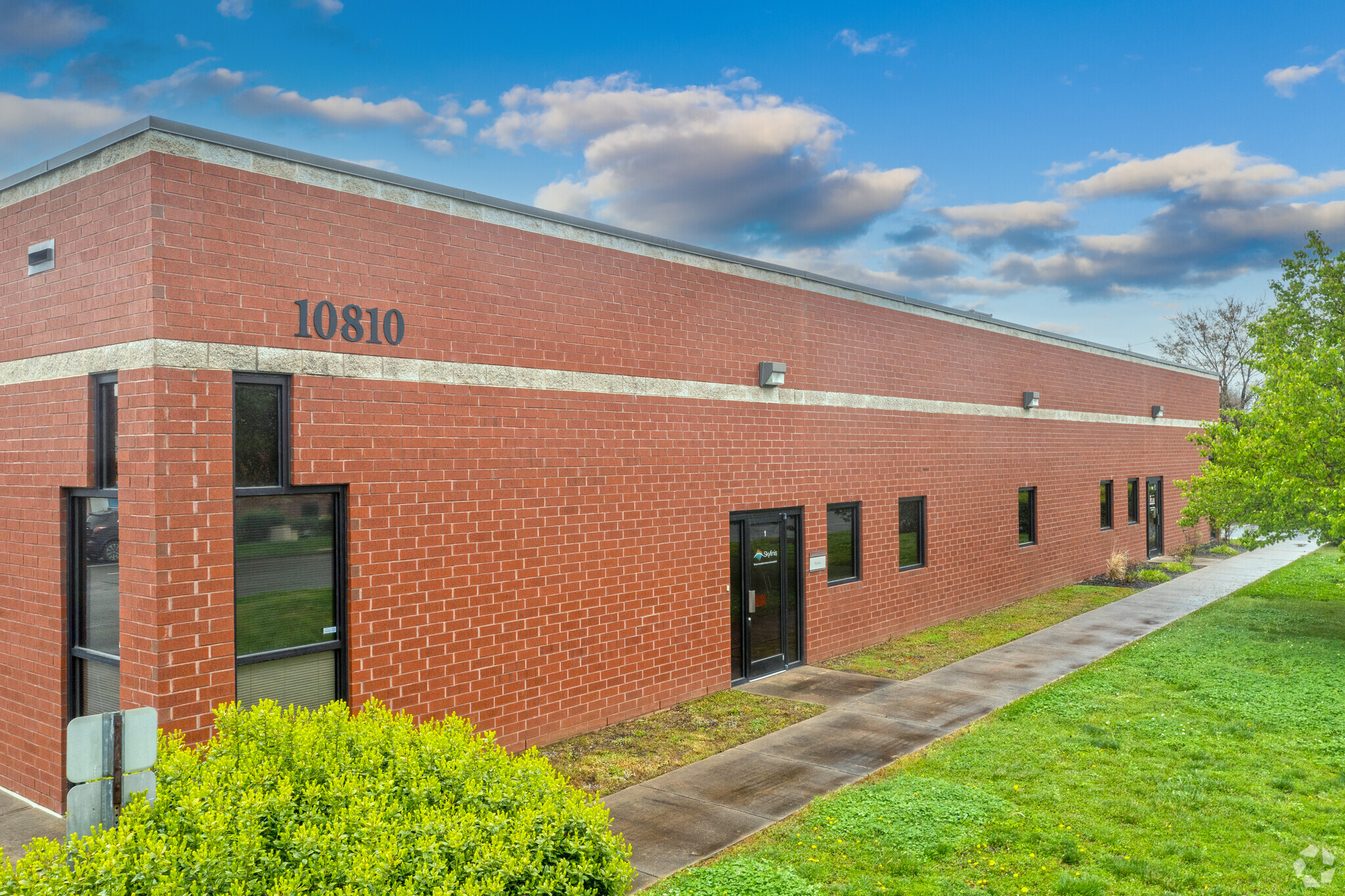 10810 Southern Loop Blvd, Pineville, NC for Rent