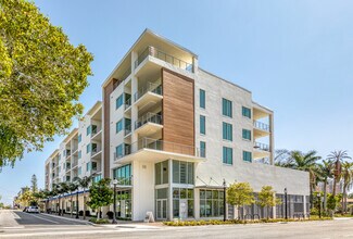 Sarasota, FL Storefront Retail/Residential - 332 Cocoanut Ave
