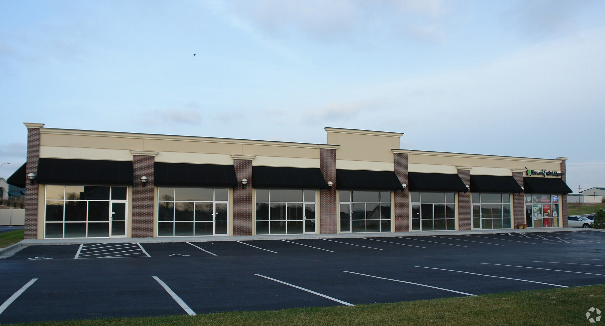 2701A-2701G Running Horse Rd, Kansas City, MO for Rent