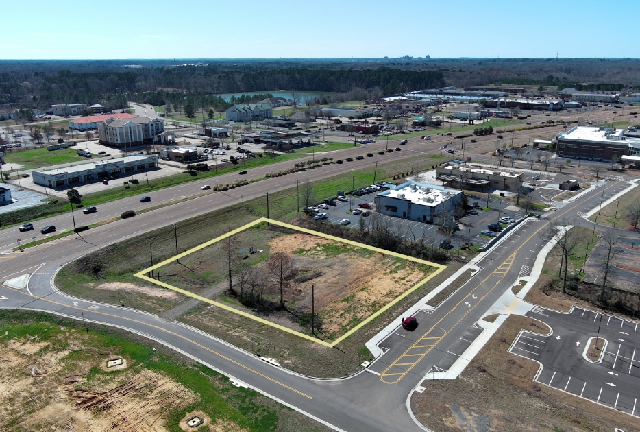 2580 Lakeland Dr, Flowood, MS for Sale