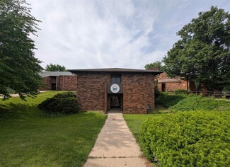 Peoria, IL Office - 6400 N University St Peoria, IL Office - 6400 N University St
