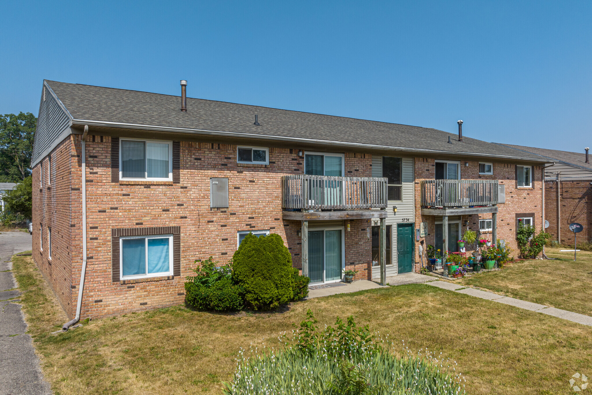 5723-5811 Richwood St, Lansing, MI for Sale
