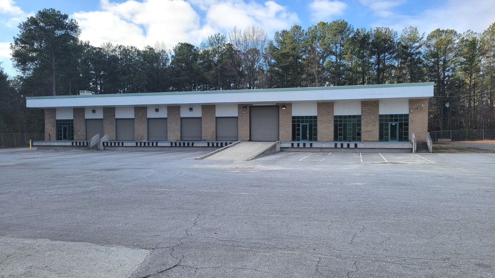 148-160 Enterprise Blvd SW, Atlanta, GA for Rent